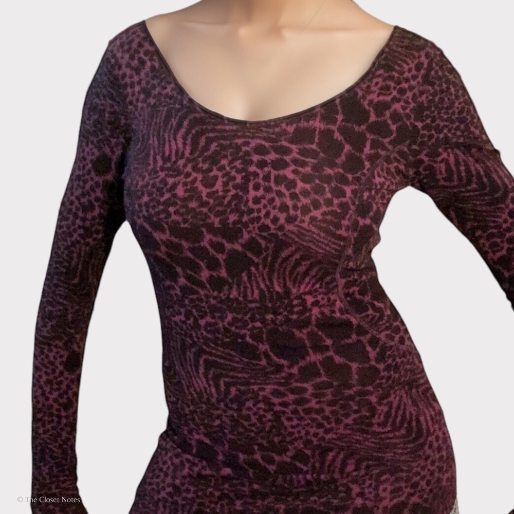 violet deep scoop neckline fitted long sleeve bare back top in animal print